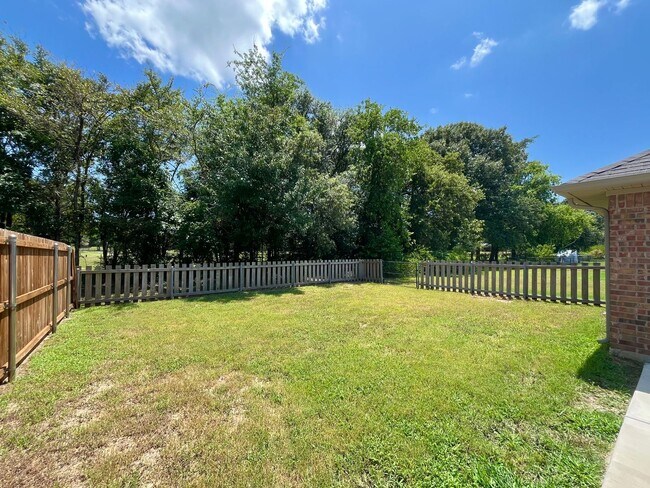 Building Photo - Country Meadows