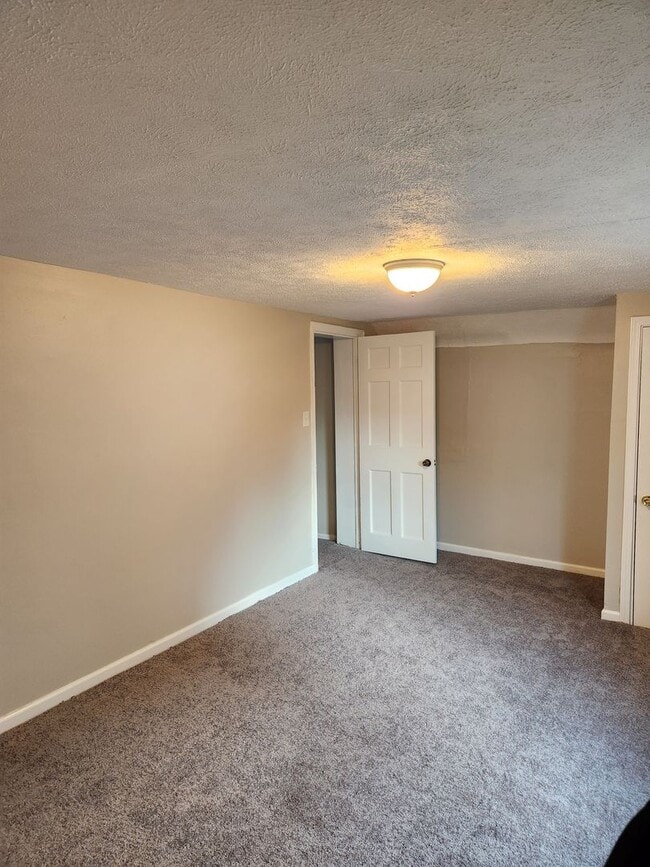 Building Photo - Perfect Home