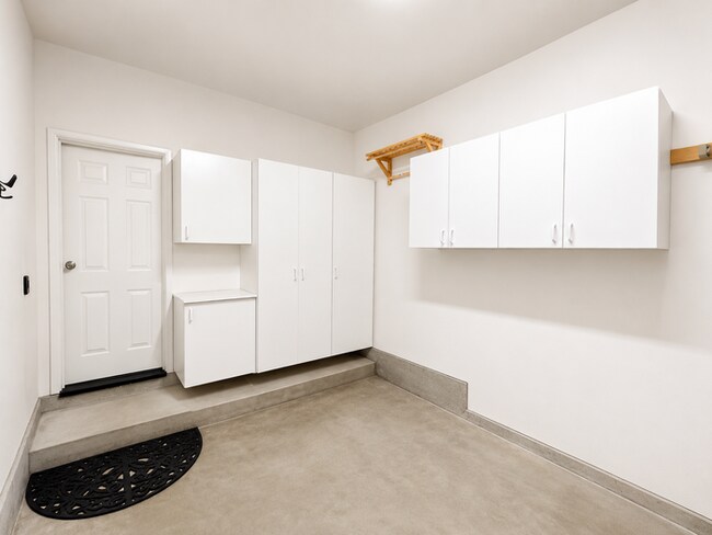 Building Photo - Coastal Living at It's Best! Pacific Beach Townhome with Incredible Rooftop Views!