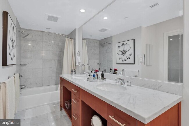 Building Photo - 912 F St NW