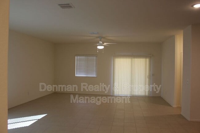 Building Photo - 288 W Tropical Dr