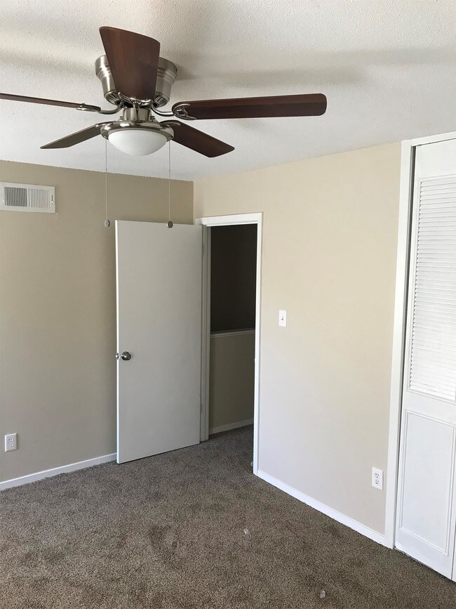 Building Photo - 3655 Chateau Rhodes Cir