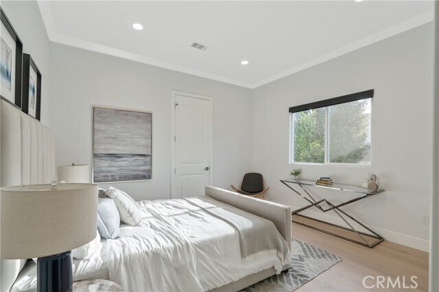 Building Photo - 19148 W Oxnard St