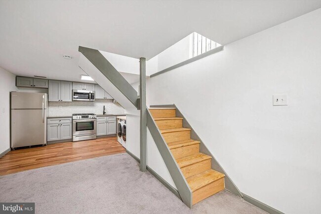 Building Photo - 2036 Mt Vernon St