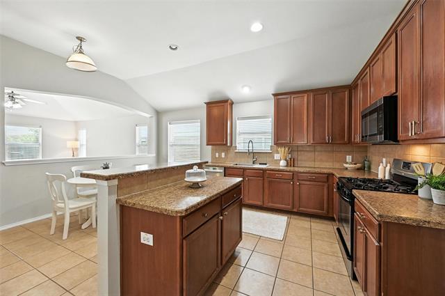 Building Photo - 9012 Heartwood Dr