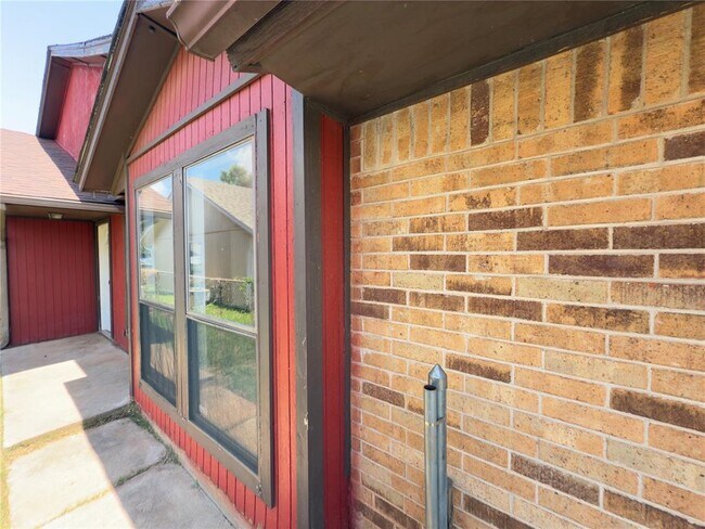 Building Photo - 1109 Dustin Dr