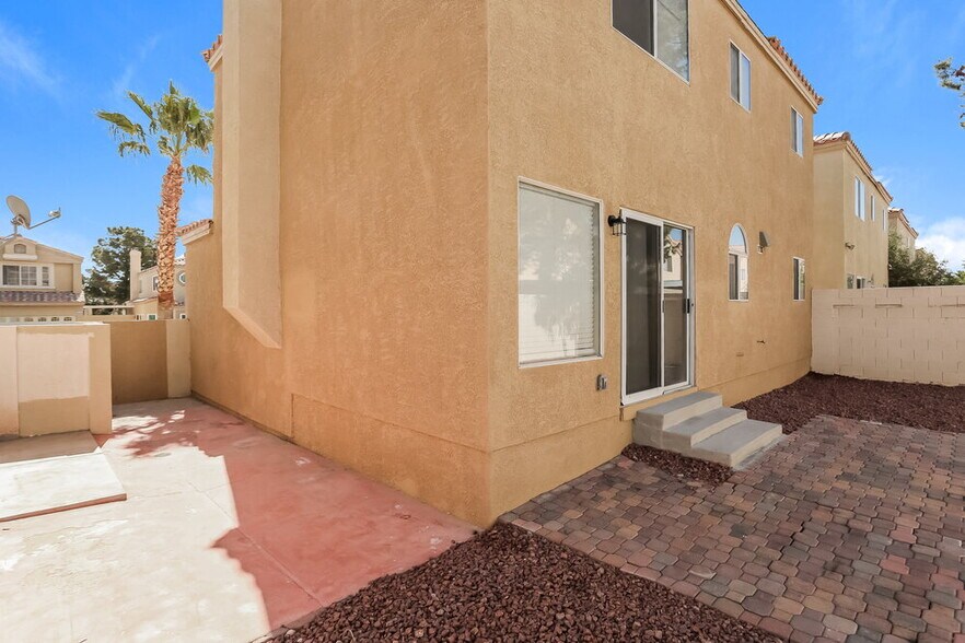 Building Photo - 3459 Whitman Falls Dr