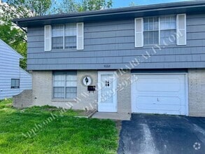 Building Photo - Updated 2 Bed 1 Bath Overland Park Duplex-...