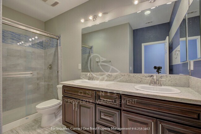 Building Photo - Offering a 6 Month Lease | 4 Bedroom 3 Bathroom Plumas Lake Beauty!