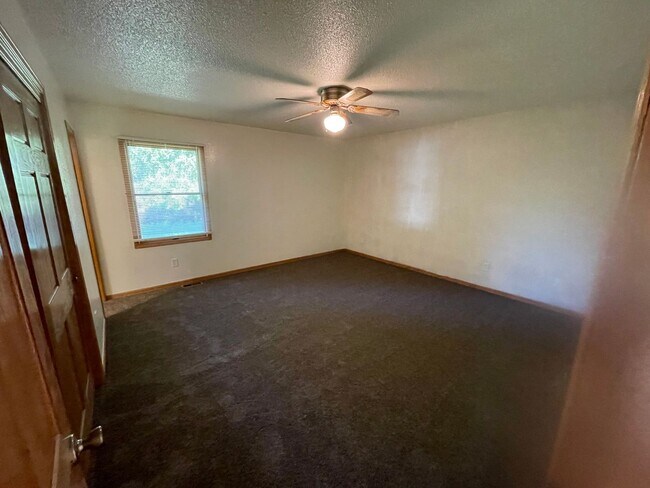 Building Photo - 2315 43rd Ave Ct