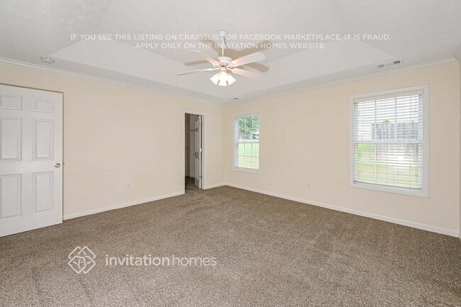 Building Photo - 555 Wellington Ln