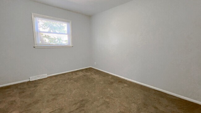 Building Photo - 5747 N 93rd St