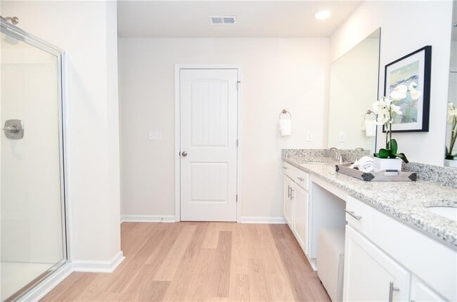 Building Photo - 4551 High Rdg Ct