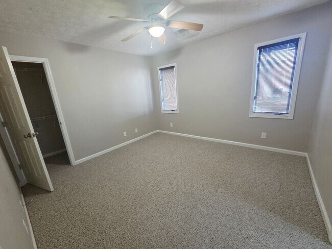 Building Photo - 6548 Mink Dr