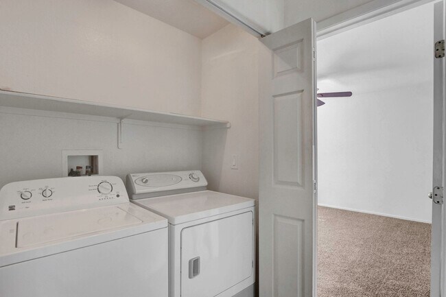 Building Photo - 2576 Velez Valley Way