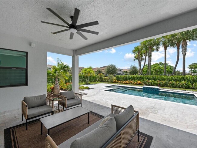 Building Photo - 5577 St Armands Way