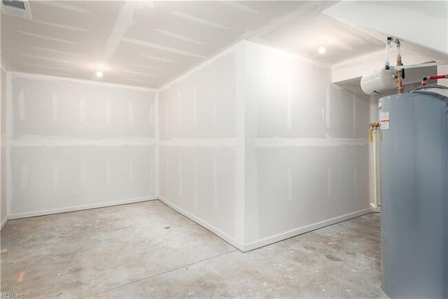 Building Photo - 701 Lakeview Cove