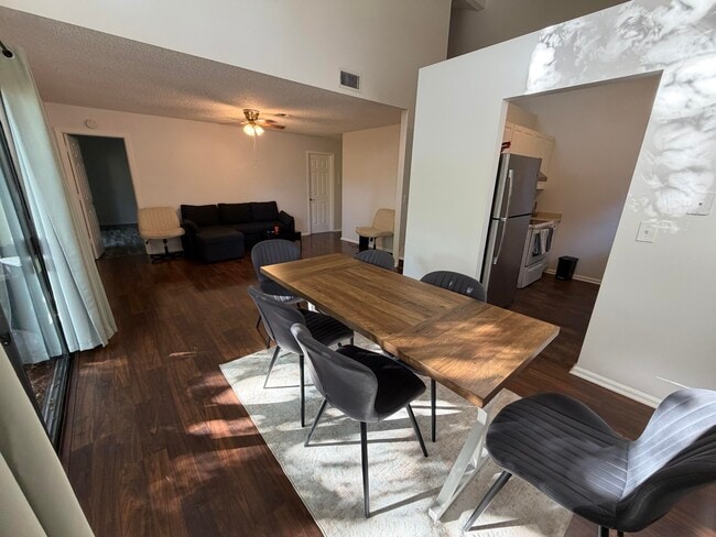 Building Photo - 1584 39th Ave