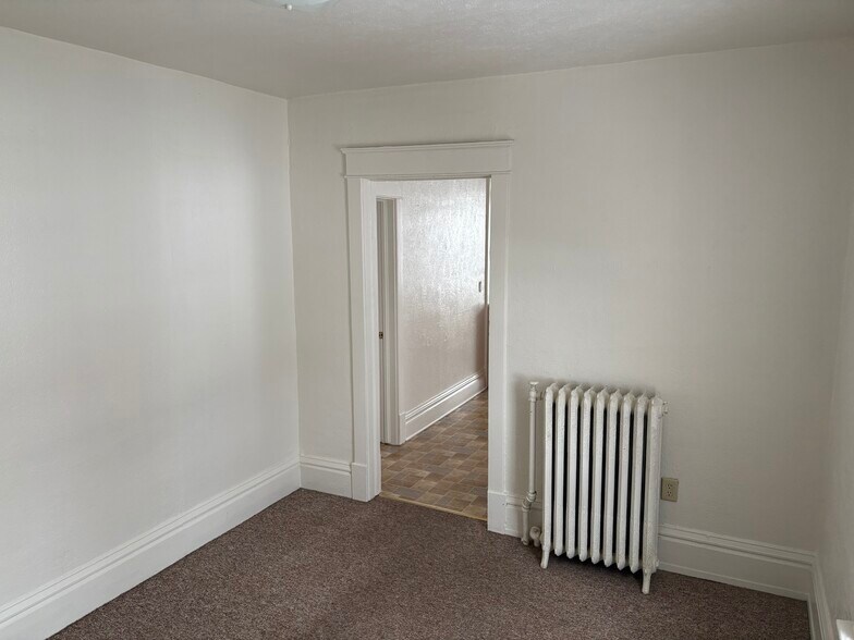 Building Photo - 510 N Front St