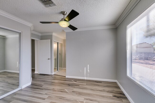 Building Photo - 8392 Gresham Dr