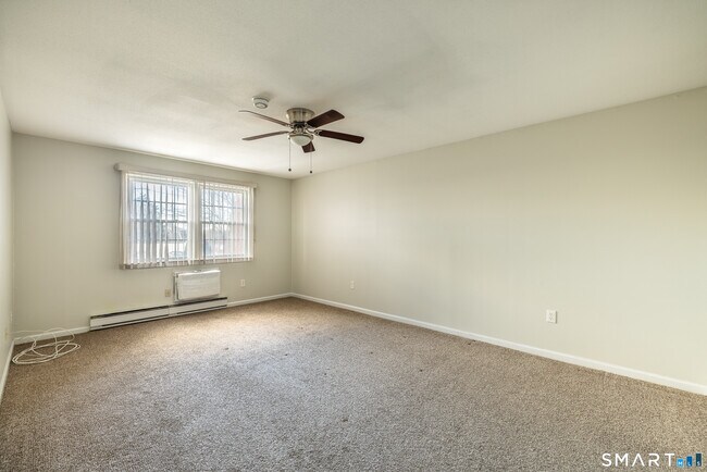 Building Photo - 185 Melba St