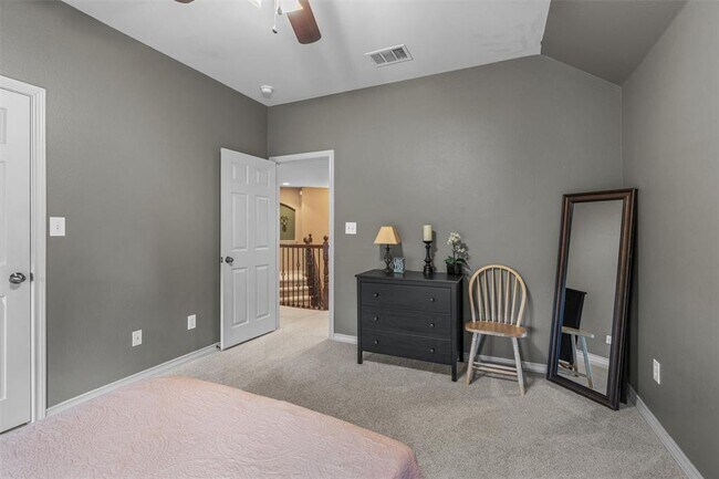 Building Photo - 7505 Roaring Springs Dr