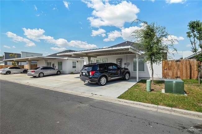 Building Photo - 9 Frio Ave