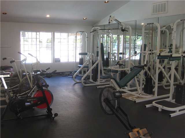 Building Photo - 2 Bed/2 Bath Condo in Martinique Complex -...