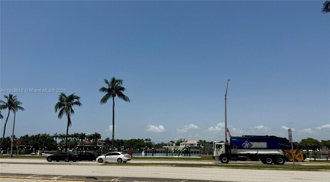 Building Photo - 5055 Collins Ave