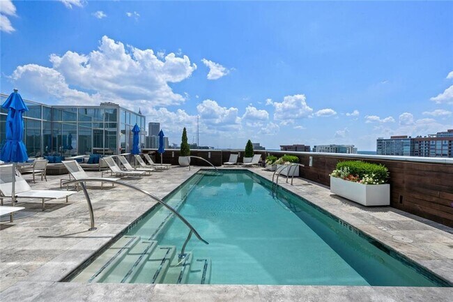 Building Photo - 1065 Peachtree St NE