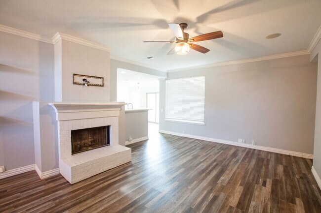 Building Photo - 3103 Creekwood Dr