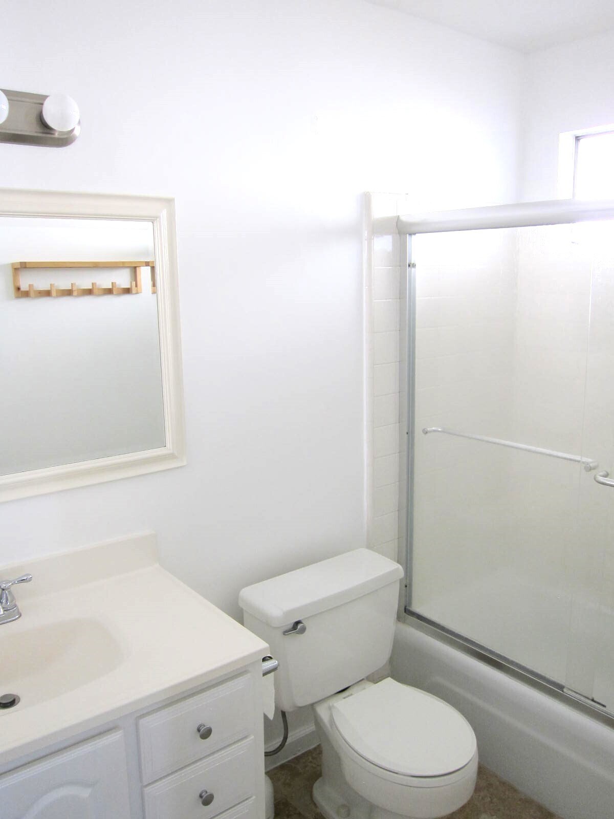 Bathroom - 3813 Huron Ave