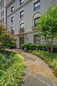 Building Photo - Available Now! 1 Bedroom 1 Bathroom Condo ...