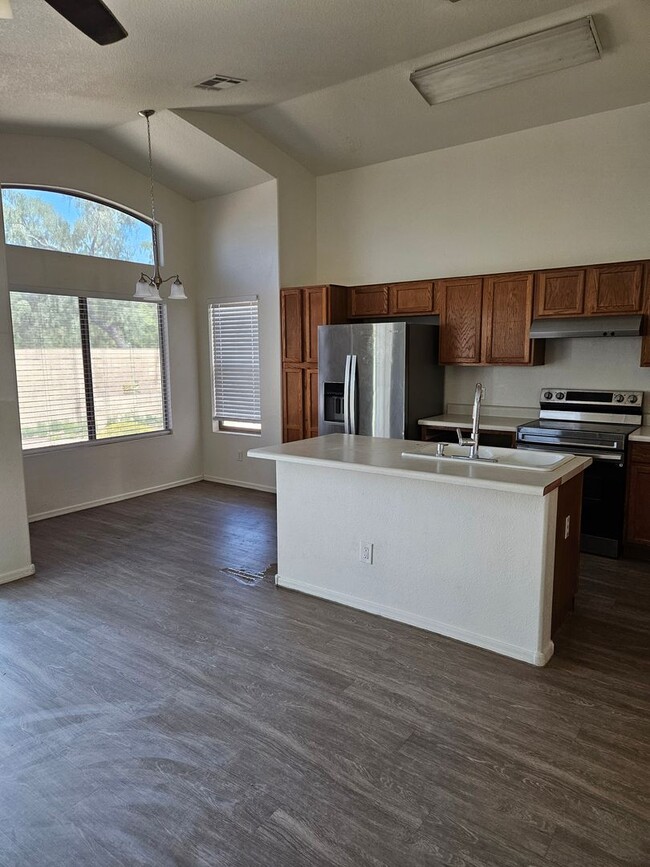 Building Photo - 3bed/2bath + Den in Apache Junction