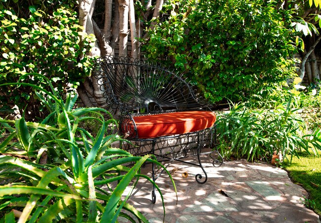 Bench Sitting area in Garden - 848 17th St