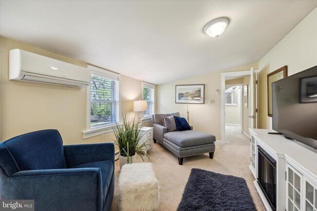 Building Photo - 205 N Pullman Dr