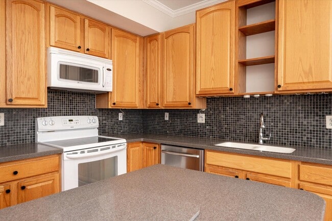 Building Photo - 77 Harbour Heights Dr