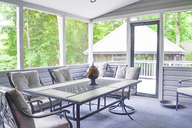 Building Photo - Furnished Golf Course Rental