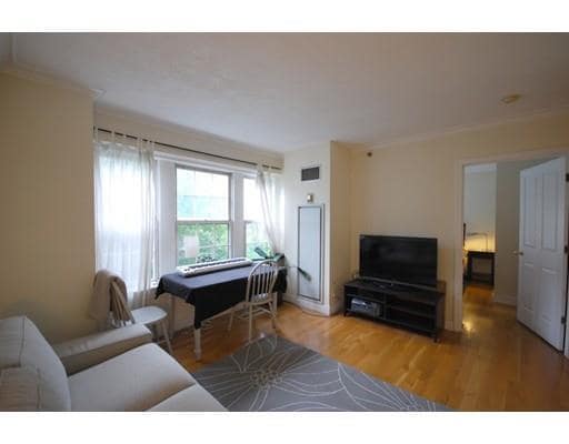 Building Photo - 532 Beacon St