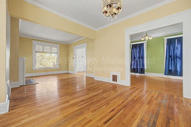 Building Photo - 2214 E 13th Ave