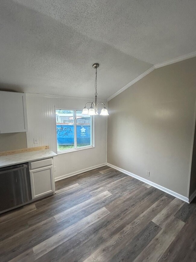 Building Photo - 3 Bed 2 Bath Home - Under Renovations