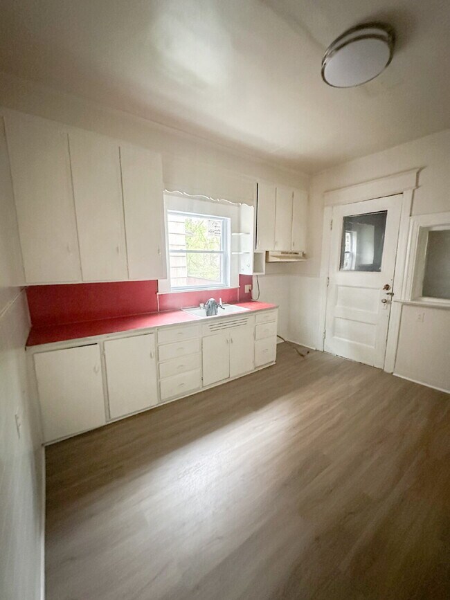 Building Photo - Spacious 1-Bedroom Apartment – $1,150/Month