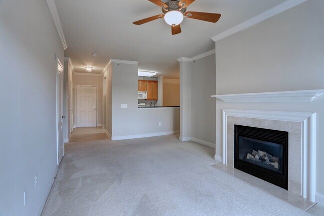 Building Photo - 2BD/2BA Fabulous River Hill Condo