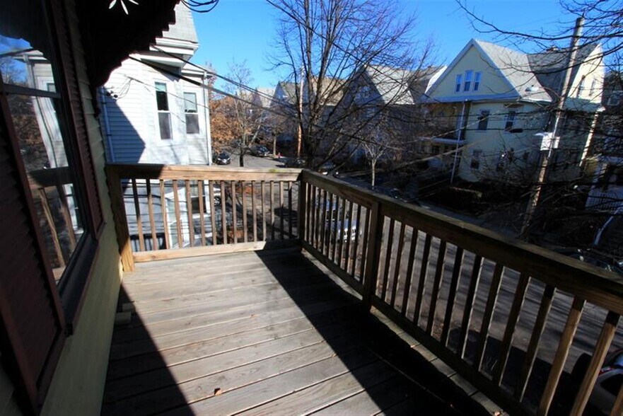 Building Photo - 92 Rogers Ave