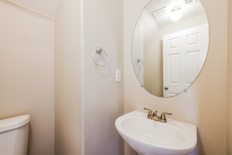 Building Photo - 892 Shining Rose Pl