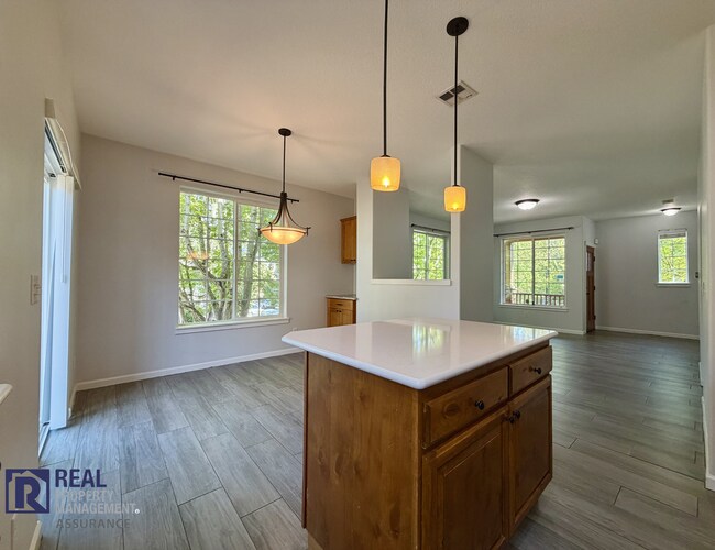 Building Photo - Charming 3BR/2.5BA Beaverton Home in Prime Location