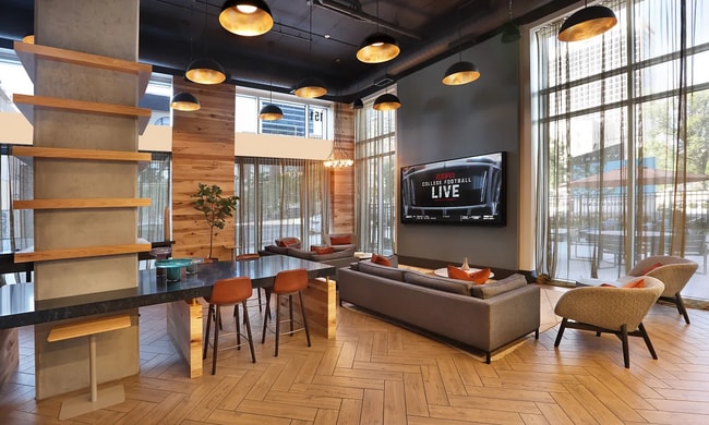 Building Photo - 151 S State St