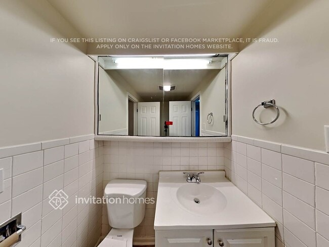 Building Photo - 334 E Center St