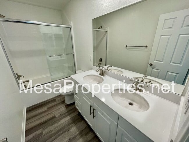 Building Photo - 1709 Cedar Tree Pl