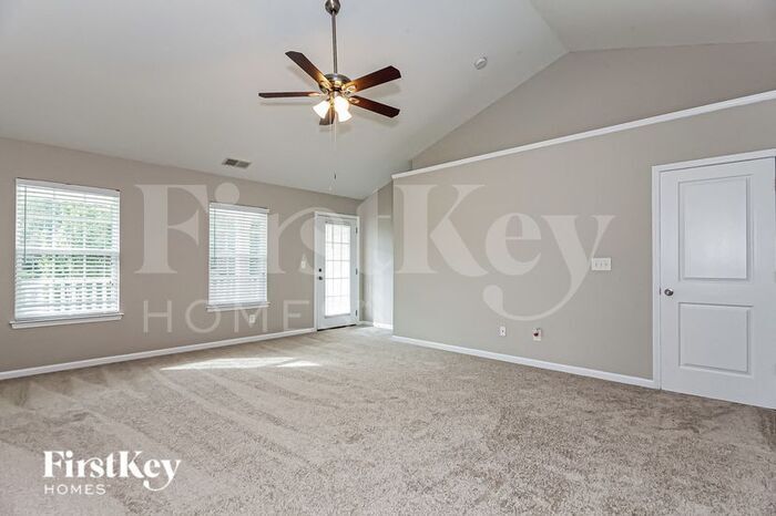 Building Photo - 1619 Eastway Dr